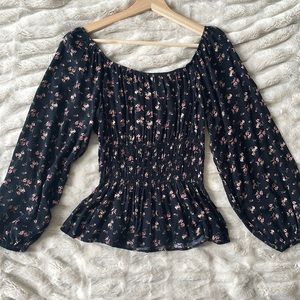 American Eagle Floral Top • Cinched Waist and Flowy Sleeves